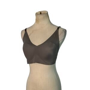 TrueandCo. True khaki Everybody adjustable strap triangle bra size M
